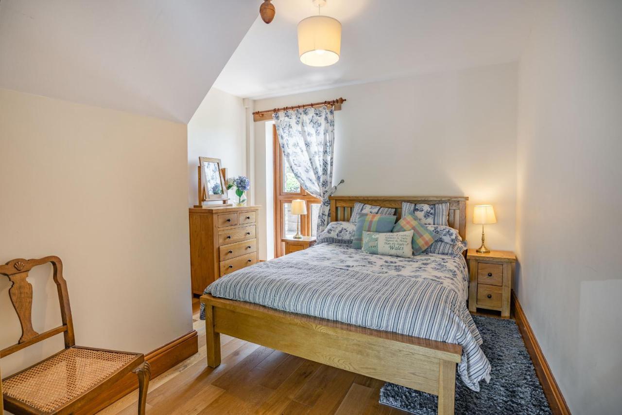 Ysgubor Hir Villa Llanedy Eksteriør billede